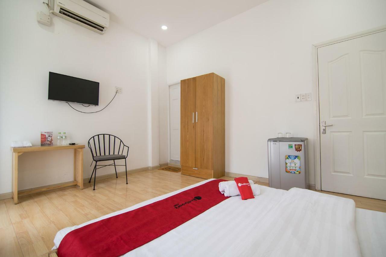 Reddoorz Near Nguyen Hue Walking Street 2 - Dorms Available Хошимин Экстерьер фото